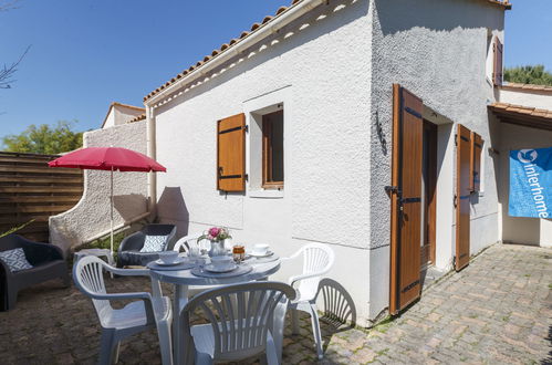 Photo 2 - Maison de 1 chambre à Les Mathes avec piscine et terrasse