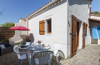 Photo 2 - Maison de 1 chambre à Les Mathes avec piscine et terrasse