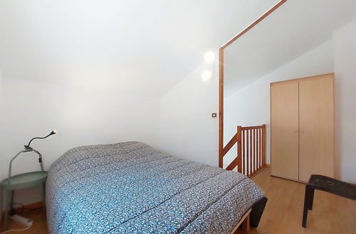 Foto 16 - Haus mit 1 Schlafzimmer in Les Mathes mit schwimmbad und terrasse