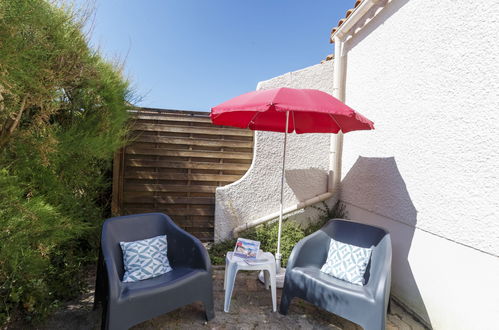 Photo 15 - Maison de 1 chambre à Les Mathes avec piscine et terrasse