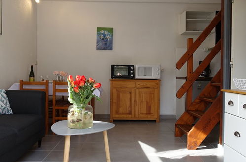 Photo 3 - 1 bedroom House in Les Mathes with swimming pool and terrace