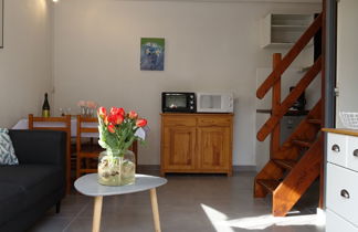 Photo 3 - 1 bedroom House in Les Mathes with swimming pool and terrace