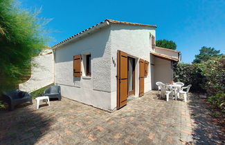 Foto 2 - Haus mit 1 Schlafzimmer in Les Mathes mit schwimmbad und terrasse