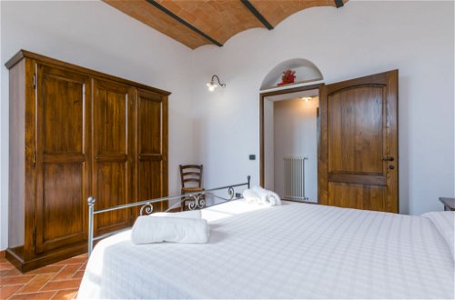 Foto 14 - Appartamento con 1 camera da letto a Volterra con piscina e giardino