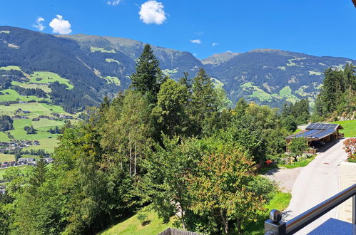 Foto 30 - Apartment mit 2 Schlafzimmern in Ramsau im Zillertal mit blick auf die berge