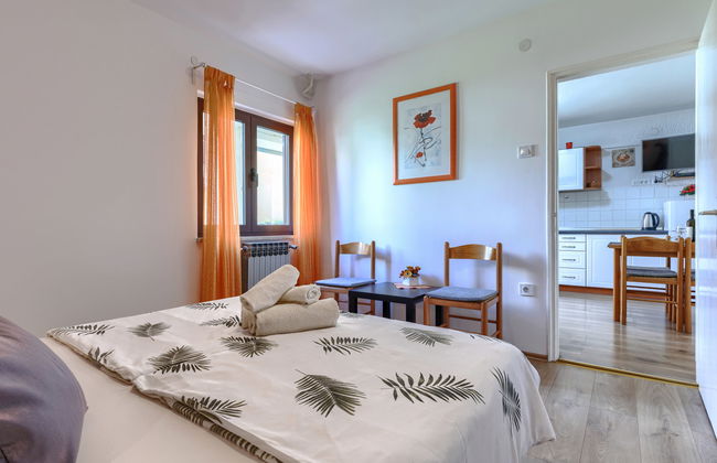 Apartamento de 2 quartos em Poreč com jardim e terraço - Foto 14