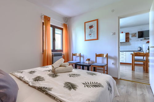 Foto 14 - Appartamento con 2 camere da letto a Poreč con giardino e terrazza