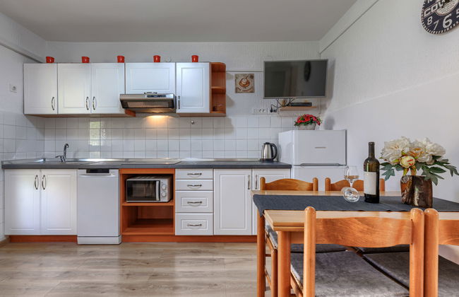 Apartamento de 2 quartos em Poreč com jardim e terraço - Foto 18