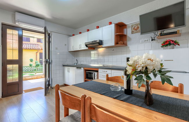 Apartamento de 2 quartos em Poreč com jardim e terraço - Foto 10