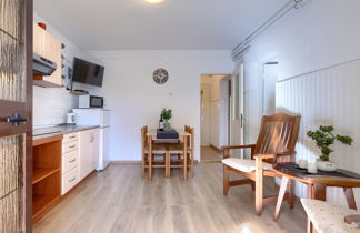 Foto 3 - Apartamento de 2 quartos em Poreč com jardim e terraço