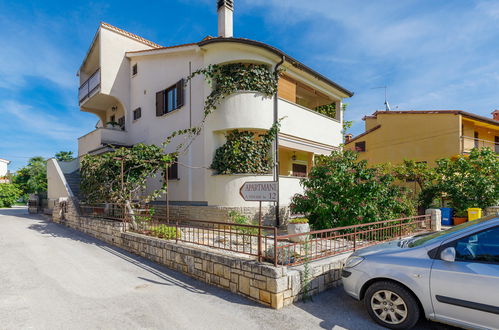 Photo 15 - Appartement de 2 chambres à Poreč avec jardin et terrasse