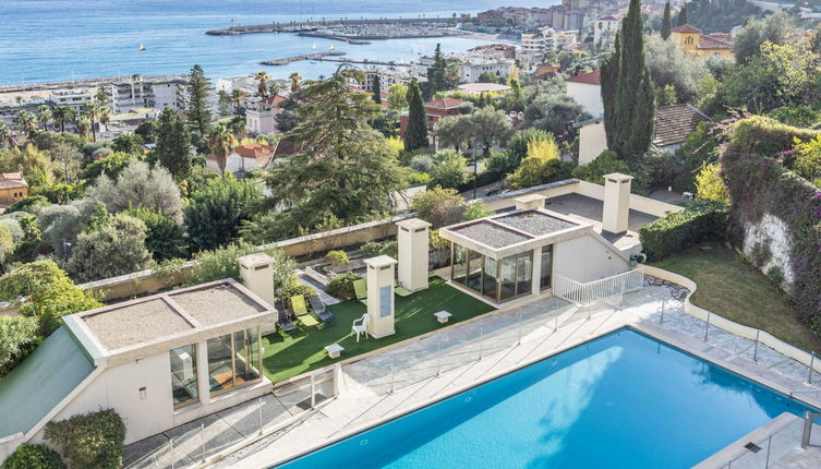 Photo 1 - Appartement de 2 chambres à Menton avec piscine et vues à la mer