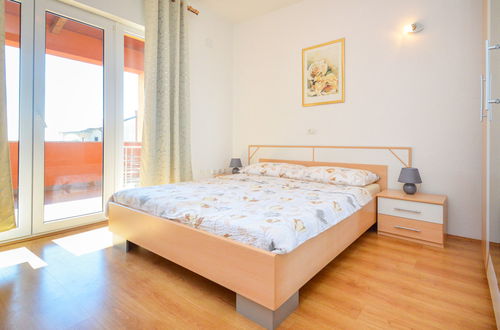 Photo 16 - 4 bedroom House in Novigrad with private pool and garden