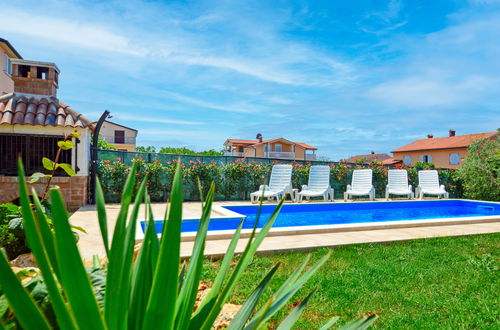 Photo 4 - 4 bedroom House in Novigrad with private pool and garden