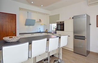 Photo 3 - 4 bedroom House in Novigrad with private pool and garden