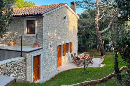 Foto 41 - Casa con 6 camere da letto a Pola con piscina privata e vista mare