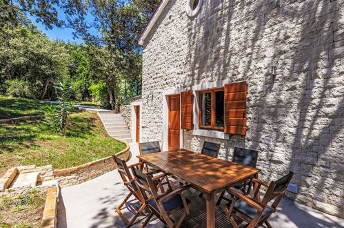 Photo 37 - Maison de 6 chambres à Pula avec piscine privée et jardin