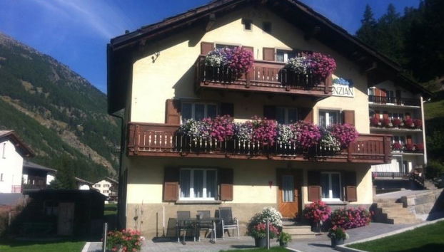 2 bedroom Apartment in Saas-Balen - Photo 2