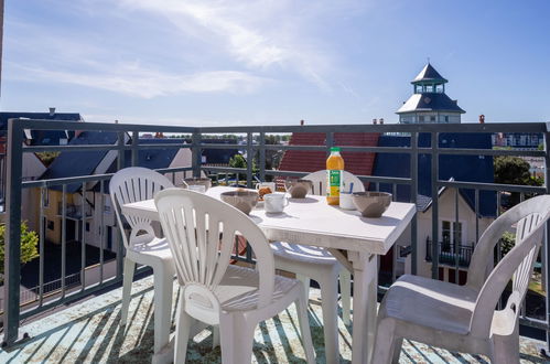 Photo 4 - Appartement de 2 chambres à Dives-sur-Mer avec piscine et vues à la mer