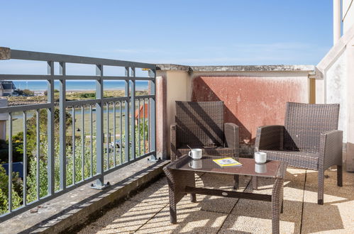 Photo 15 - 2 bedroom Apartment in Dives-sur-Mer with swimming pool and sea view