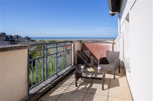 Foto 14 - Apartamento de 2 habitaciones en Dives-sur-Mer con piscina y vistas al mar