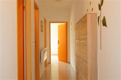 Foto 20 - Apartment mit 2 Schlafzimmern in Baška mit garten und blick aufs meer