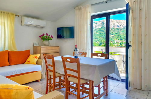 Photo 2 - 2 bedroom Apartment in Baška with garden