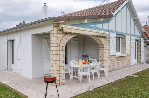 Photo 2 - Maison de 3 chambres à Merville-Franceville-Plage avec jardin et terrasse