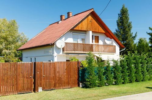 Photo 23 - Maison de 2 chambres à Zamárdi avec jardin et terrasse