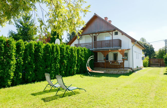 Casa de 3 quartos em Zamárdi com jardim e terraço - Foto 1