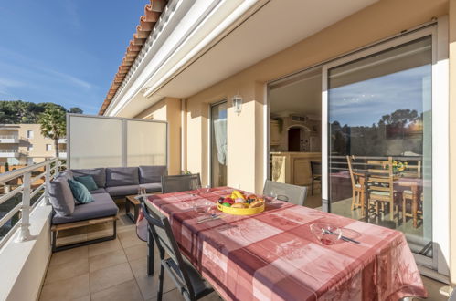 Foto 3 - Apartamento de 2 quartos em Cavalaire-sur-Mer com piscina e vistas do mar