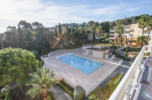 Photo 2 - Appartement de 2 chambres à Cavalaire-sur-Mer avec piscine et terrasse