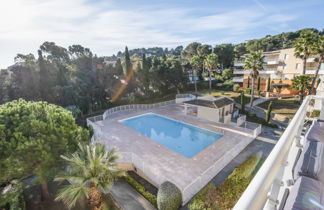 Photo 2 - Appartement de 2 chambres à Cavalaire-sur-Mer avec piscine et terrasse