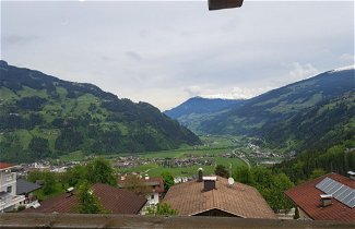 Foto 1 - Apartamento de 4 habitaciones en Hainzenberg con terraza y vistas a la montaña