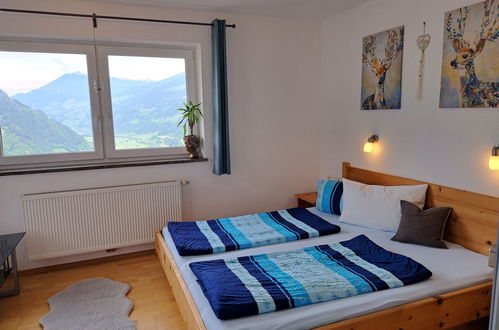 Foto 11 - Appartamento con 4 camere da letto a Hainzenberg con terrazza e vista sulle montagne