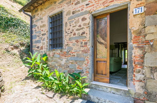 Foto 9 - Casa de 2 quartos em Pescia com piscina e jardim