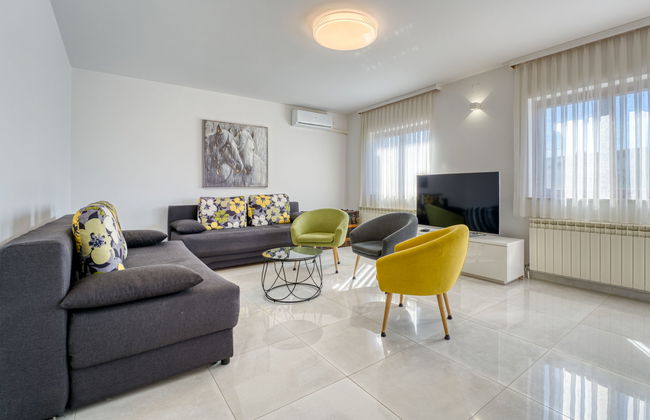 2 bedroom Apartment in Crikvenica with garden and terrace - Photo 6