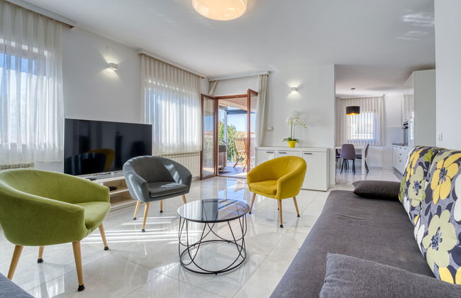 2 bedroom Apartment in Crikvenica with garden and terrace - Photo 8