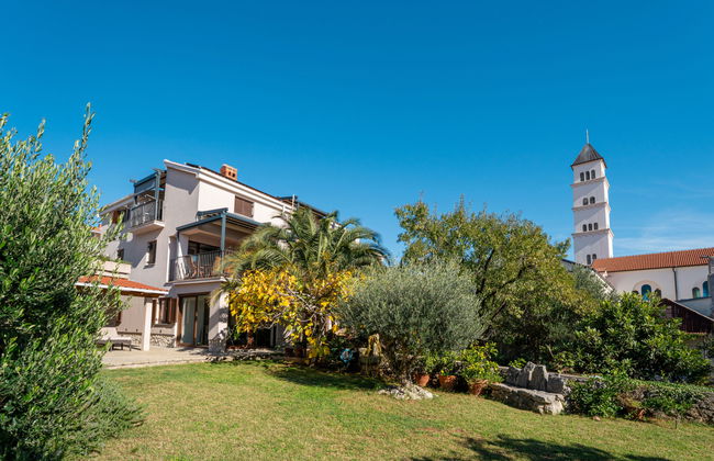 2 bedroom Apartment in Crikvenica with garden and terrace - Photo 1