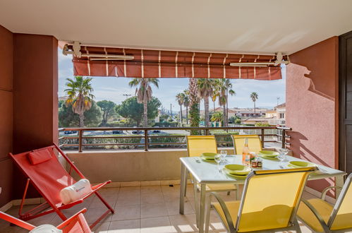 Photo 13 - 1 bedroom Apartment in Fréjus with terrace and sea view