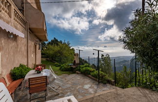 Photo 2 - Maison de 2 chambres à San-Giovanni-di-Moriani avec jardin et vues à la mer