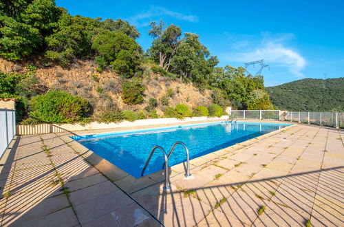 Foto 19 - Appartamento con 1 camera da letto a Cavalaire-sur-Mer con piscina e terrazza