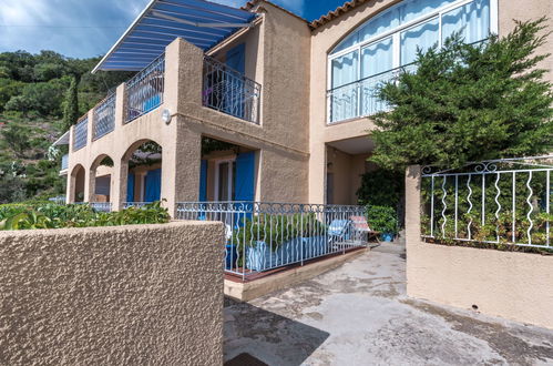 Photo 18 - Appartement de 1 chambre à Cavalaire-sur-Mer avec piscine et terrasse