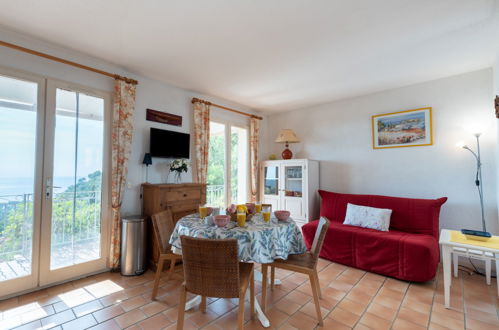 Photo 3 - 1 bedroom Apartment in Cavalaire-sur-Mer with swimming pool and terrace