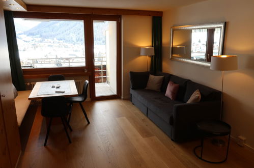 Foto 6 - Apartamento en Davos con piscina y vistas a la montaña