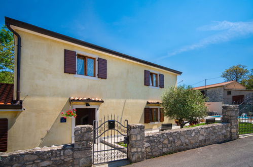 Photo 33 - Maison de 2 chambres à Lupoglav avec piscine privée et jardin