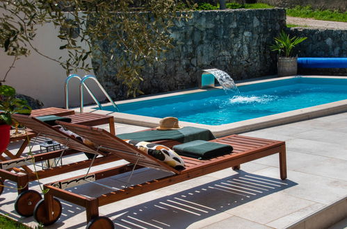 Photo 30 - Maison de 2 chambres à Lupoglav avec piscine privée et jardin