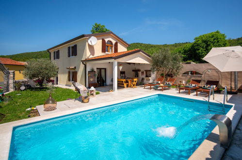 Photo 35 - Maison de 2 chambres à Lupoglav avec piscine privée et terrasse