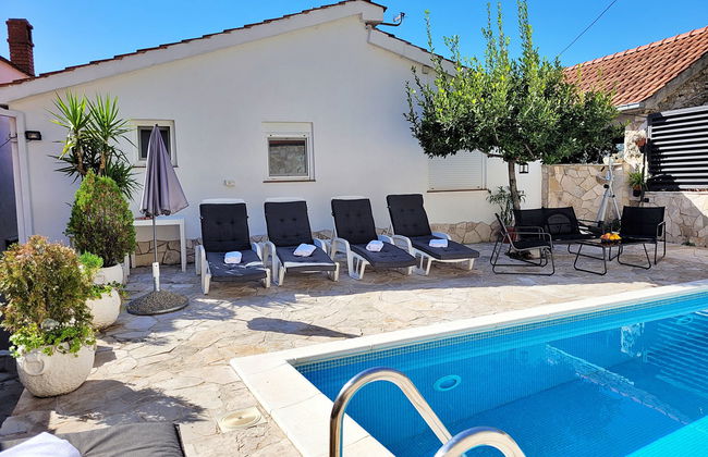 Casa de 3 quartos em Kula Norinska com piscina privada e jardim - Foto 7