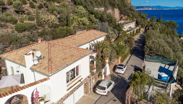 4 bedroom House in Théoule-sur-Mer with garden and terrace - Photo 2